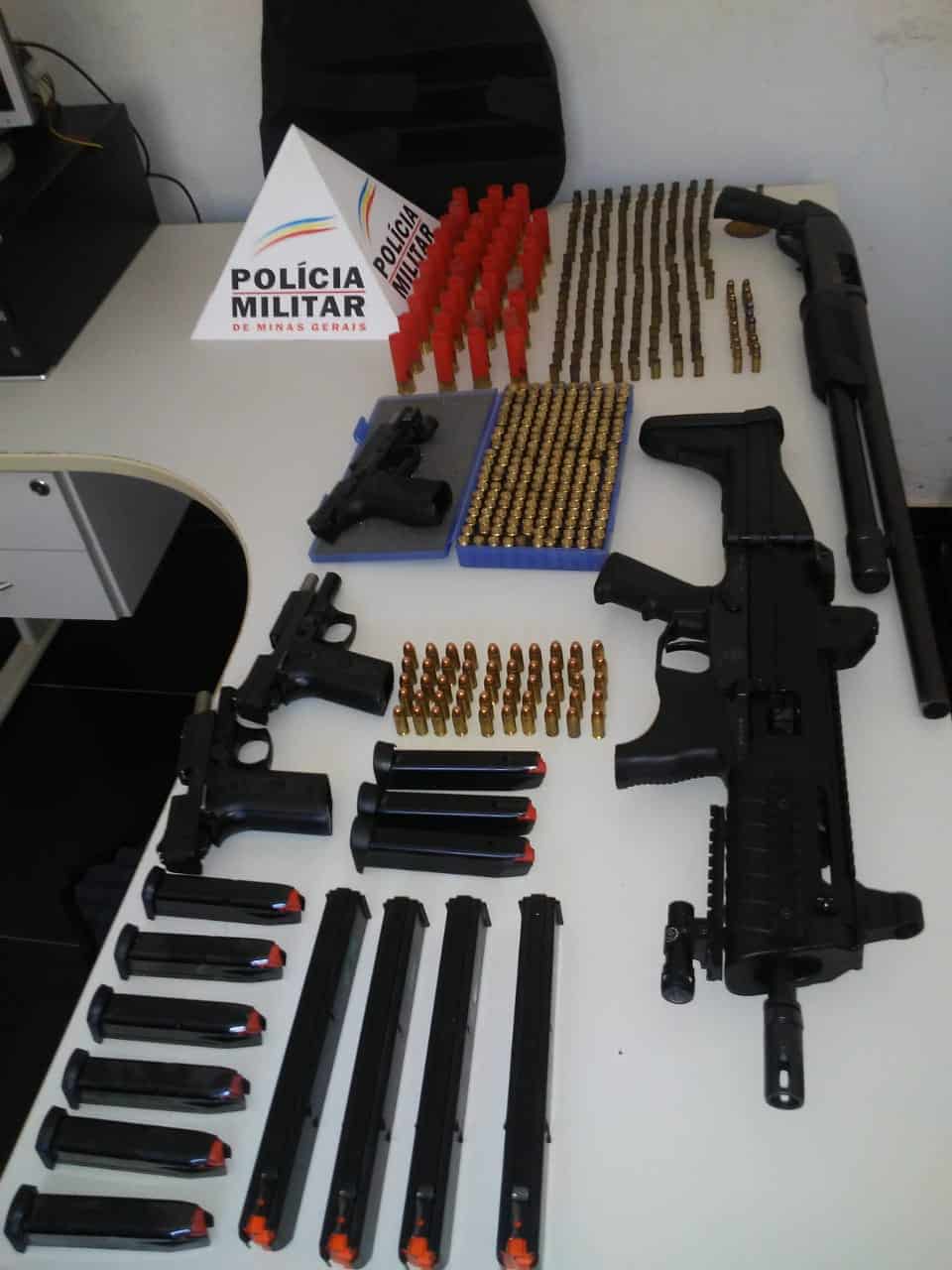 Norte de Minas - Polícia Militar e Polícia Civil prende homem por posse ilegal de armas de fogo de grosso calibre na zona rural de Cristália