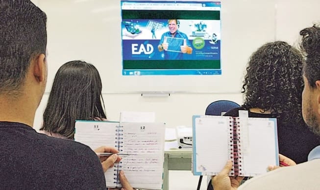 Matrículas em cursos superiores a distância em Minas crescem 700% em uma década
