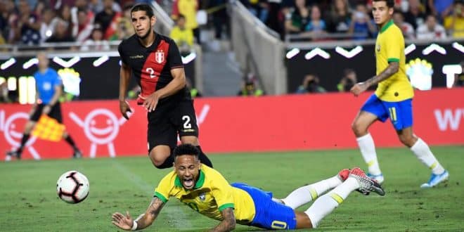 Seleção Brasileira - Com Neymar só no 2º tempo, Brasil joga mal é derrotado pelo Peru