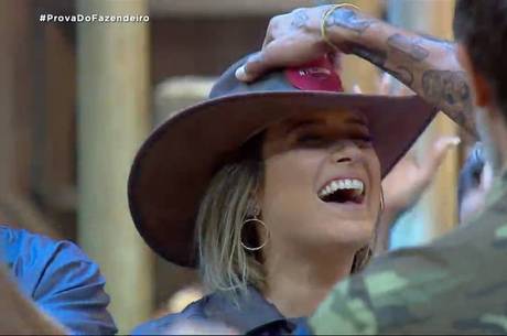 TV - Tati Dias é a primeira fazendeira de A Fazenda 11