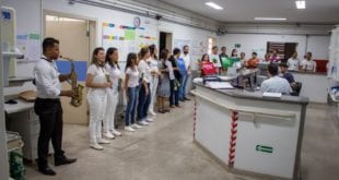 Montes Claros - Santa Casa de Montes Claros inicia ações com visita de transplantados aos setores assistenciais do hospital