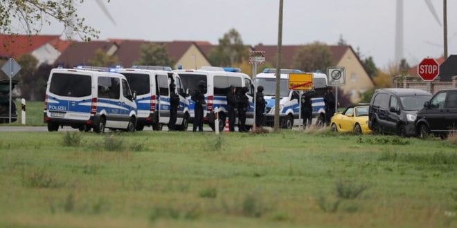 Europa - Ataque a tiros em frente a sinagoga deixa dois mortos na Alemanha