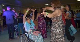 Montes Claros - Baile encerra Semana do Idoso em Montes Claros