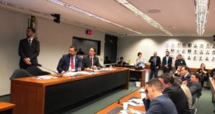 Diretor Éder Tadeu Brandão apresenta serviços, ações e programas do Dilson Godinho aos parlamentares mineiros em Brasília-DF