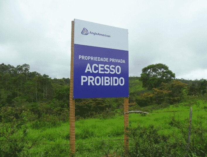 MG - Laranjas e intimidação são estratégias para aquisição de terras por empreendimento minerário, aponta estudo