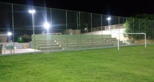 Montes Claros - Prefeitura de Montes Claros instala iluminação no campo do João Botelho