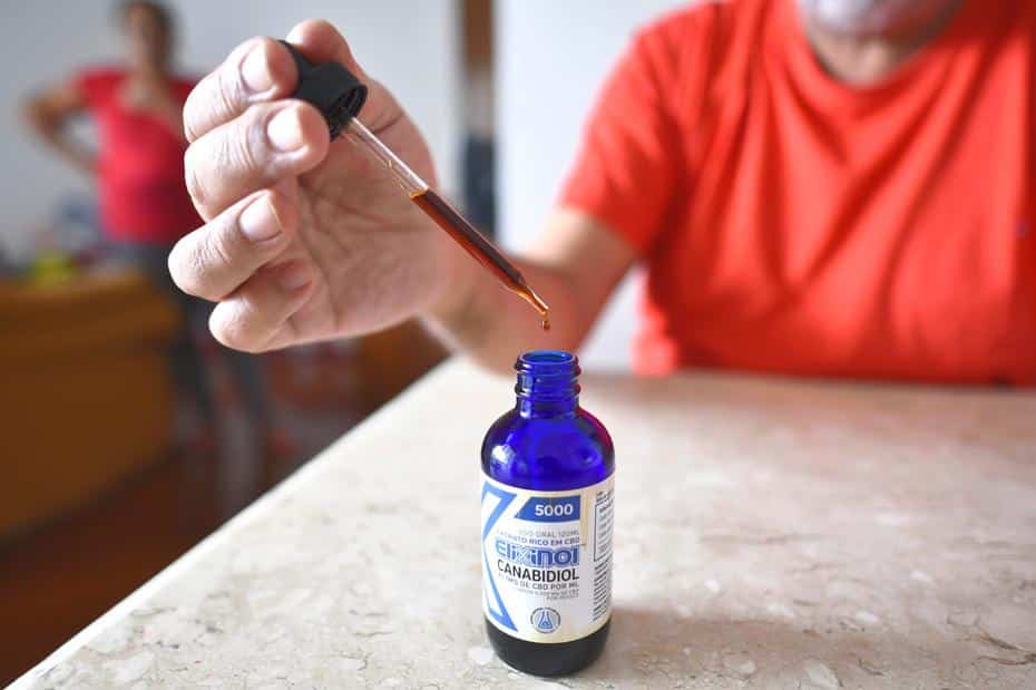 Saúde - Pedido de remédio à base de canabidiol pode ser feito pela internet