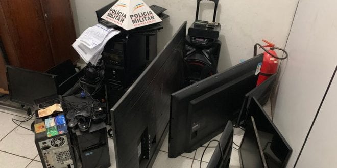 Norte de Minas - Homem é preso suspeito de aplicar golpes pela internet no Norte de Minas