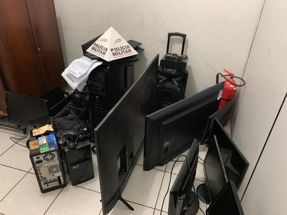 Norte de Minas - Homem é preso suspeito de aplicar golpes pela internet no Norte de Minas