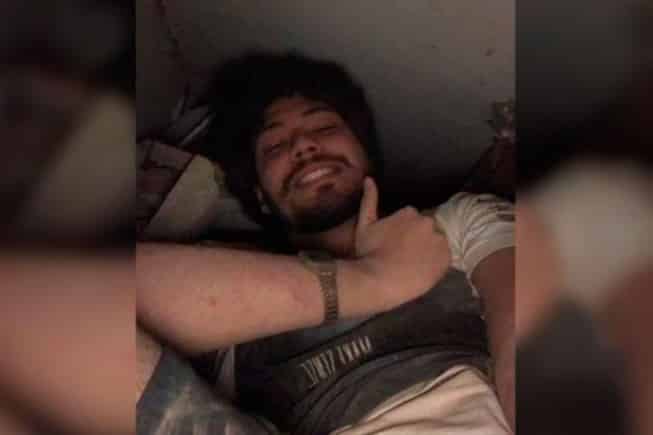 O estudante de arquitetura, Davi Sampaio Martins, de 22 anos, enviou uma selfie (imagem) para a família