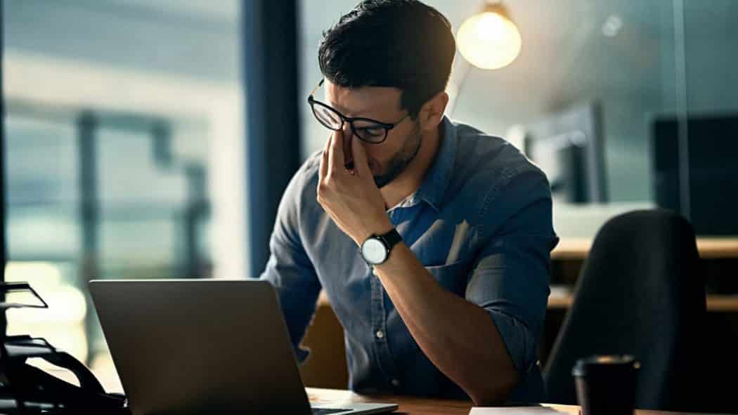 Vítima de fraude online evita sites de comércio eletrônico