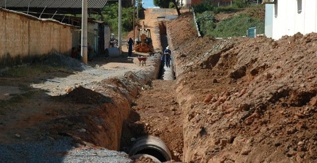 Montes Claros - Câmara Municipal de Montes Claros cobra rede de esgoto em todos os bairros