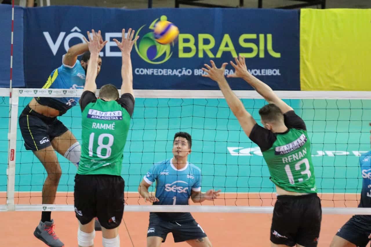 Em sua primeira partida na Superliga, América Vôlei é superado pelo SESC-RJ