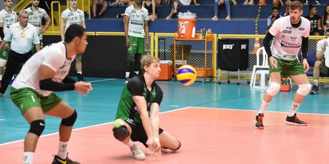 América Vôlei faz bom jogo, mas é superado pelo atual campeão da Superliga - Foto: Renato Antunes/Maxx Sports Brasil