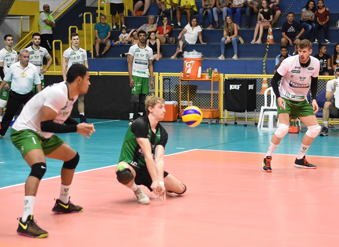 América Vôlei faz bom jogo, mas é superado pelo atual campeão da Superliga - Foto: Renato Antunes/Maxx Sports Brasil