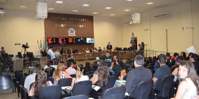 Montes Claros - Vereadores pedem vista de projetos