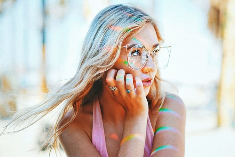 Estampa floral e de folhagens: o tropicalismo é tendência no verão