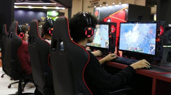 China vai restringir jogos online em 90 minutos por dia útil
