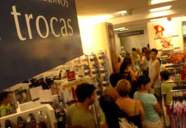 Montes Claros - Procon orienta o consumidor sobre troca de presentes de Natal
