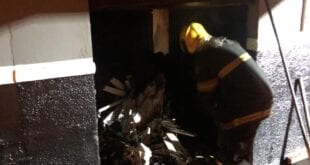 Montes Claros - Bombeiros atendem ocorrência de incêndio em comércio no bairro Vila Regina