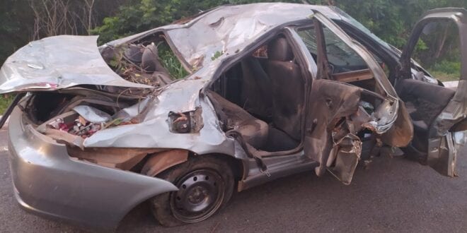 Norte de Minas - Duas pessoas morrem e outras duas ficam gravemente feridas em acidente em Januária