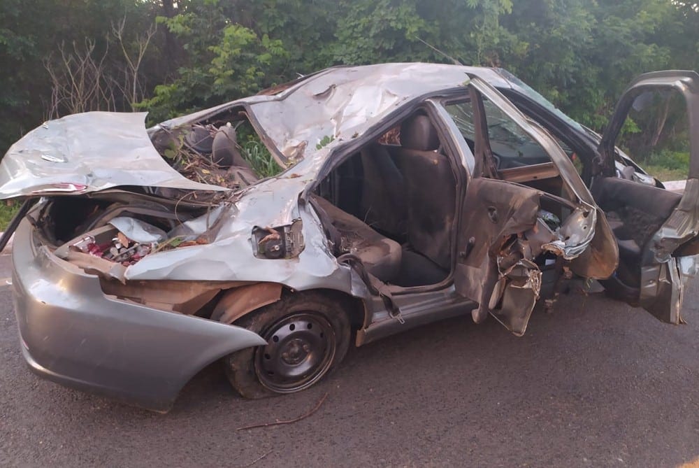 Norte de Minas - Duas pessoas morrem e outras duas ficam gravemente feridas em acidente em Januária