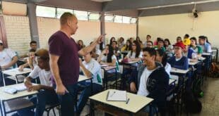 MG - Alunos têm até 6 de janeiro para fazer a pré-matrícula no ensino médio de tempo integral