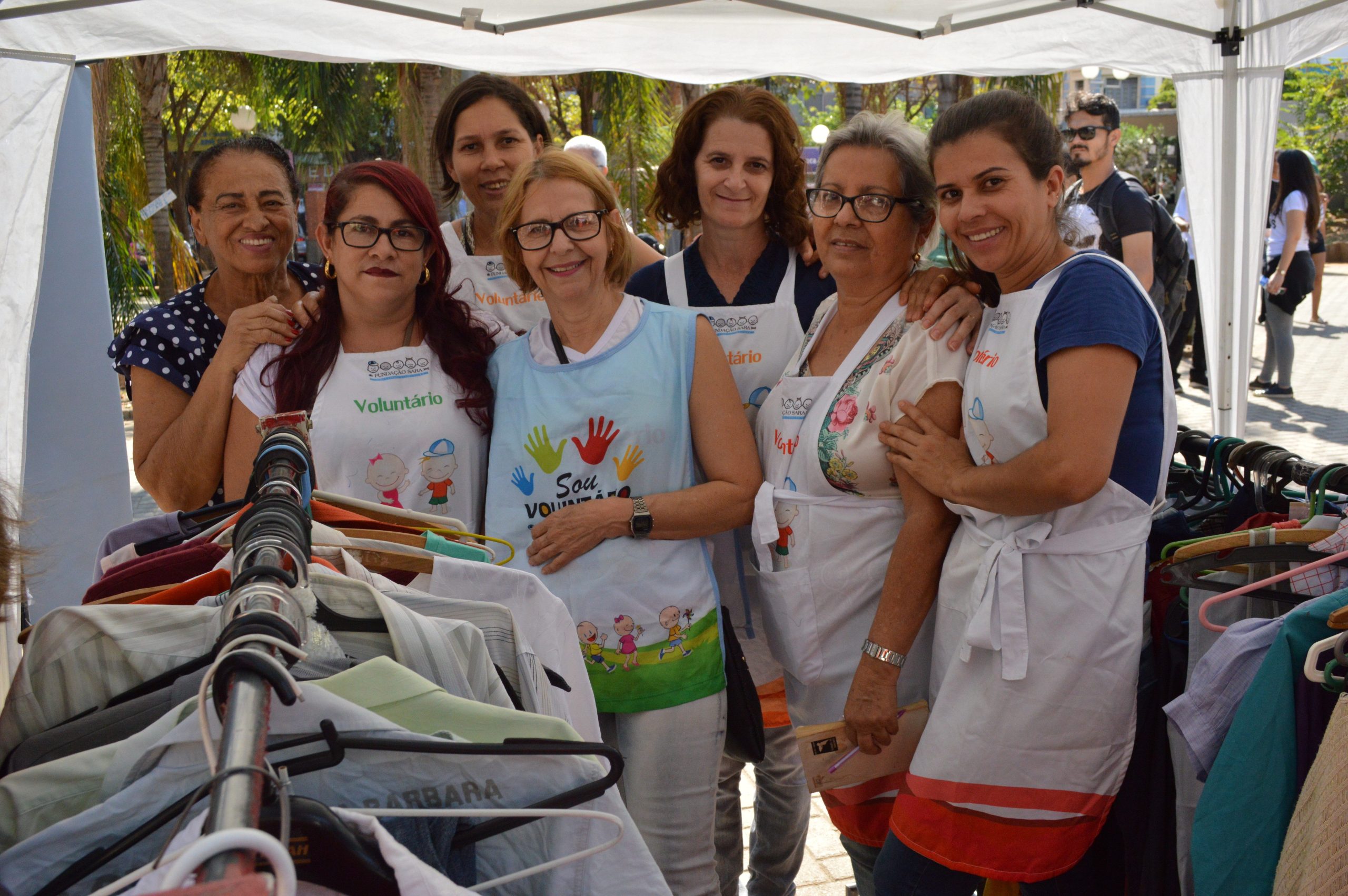 Trabalho voluntário é uma das maneiras de sustentação do Bazar Sara 