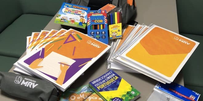 MG - Instituto MRV distribui kits escolares em Minas Gerais