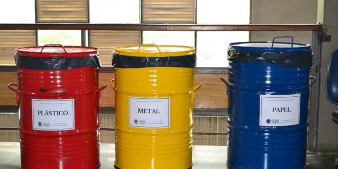 Montes Claros - Condomínio Saint Germain adere ao programa de coleta seletiva da Prefeitura