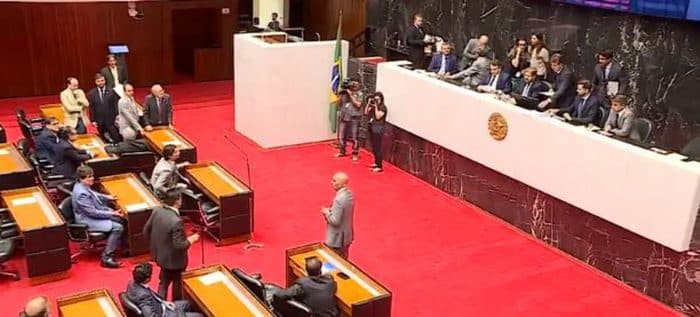 MG - Deputados de Minas Gerais aprovam em 2º turno reajuste para segurança, educação e outros setores