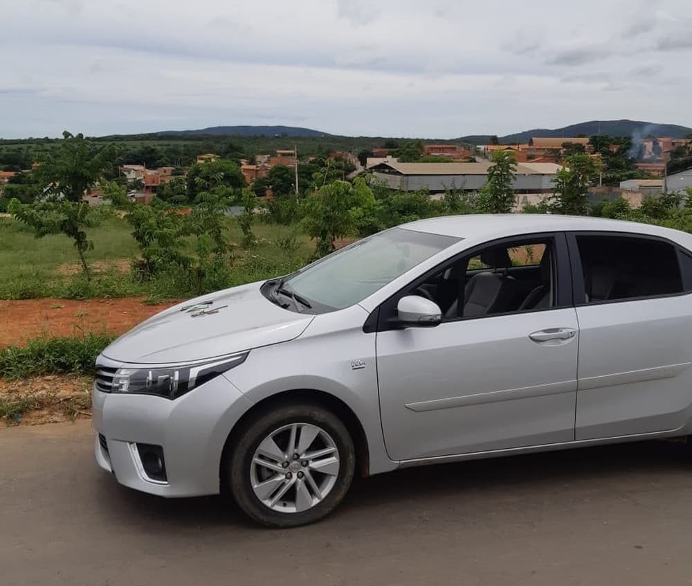 Montes Claros - Polícia apreende carro furtado em Montes Claros