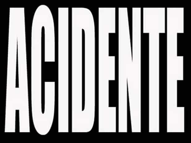 Montes Claros - Micro-ônibus bate em barranco e duas pessoas ficam feridas na BR-251, em Montes Claros