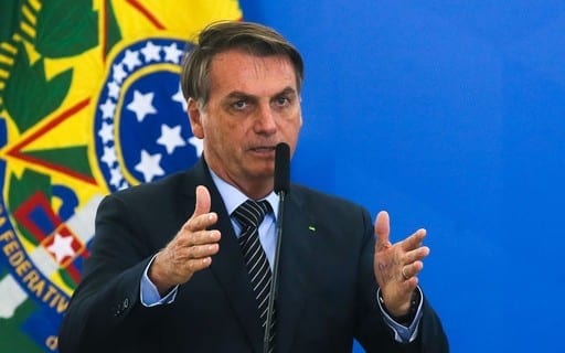 Bolsonaro edita MP que permite suspensão de contrato de trabalho por 4 meses