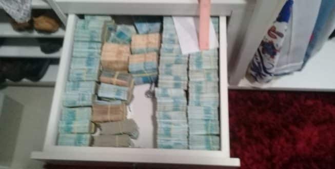 Dinheiro apreendido durante a operação em Patos de Minas