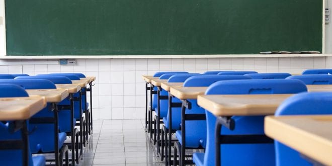 MG - Justiça de Minas prorroga fechamento de escolas particulares por tempo indeterminado