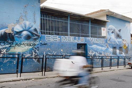MG - Justiça de MG suspende volta de servidores da área administrativa às escolas