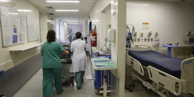 MG - Minas tem 63% dos leitos de UTI ocupados; situação não é confortável, diz secretário