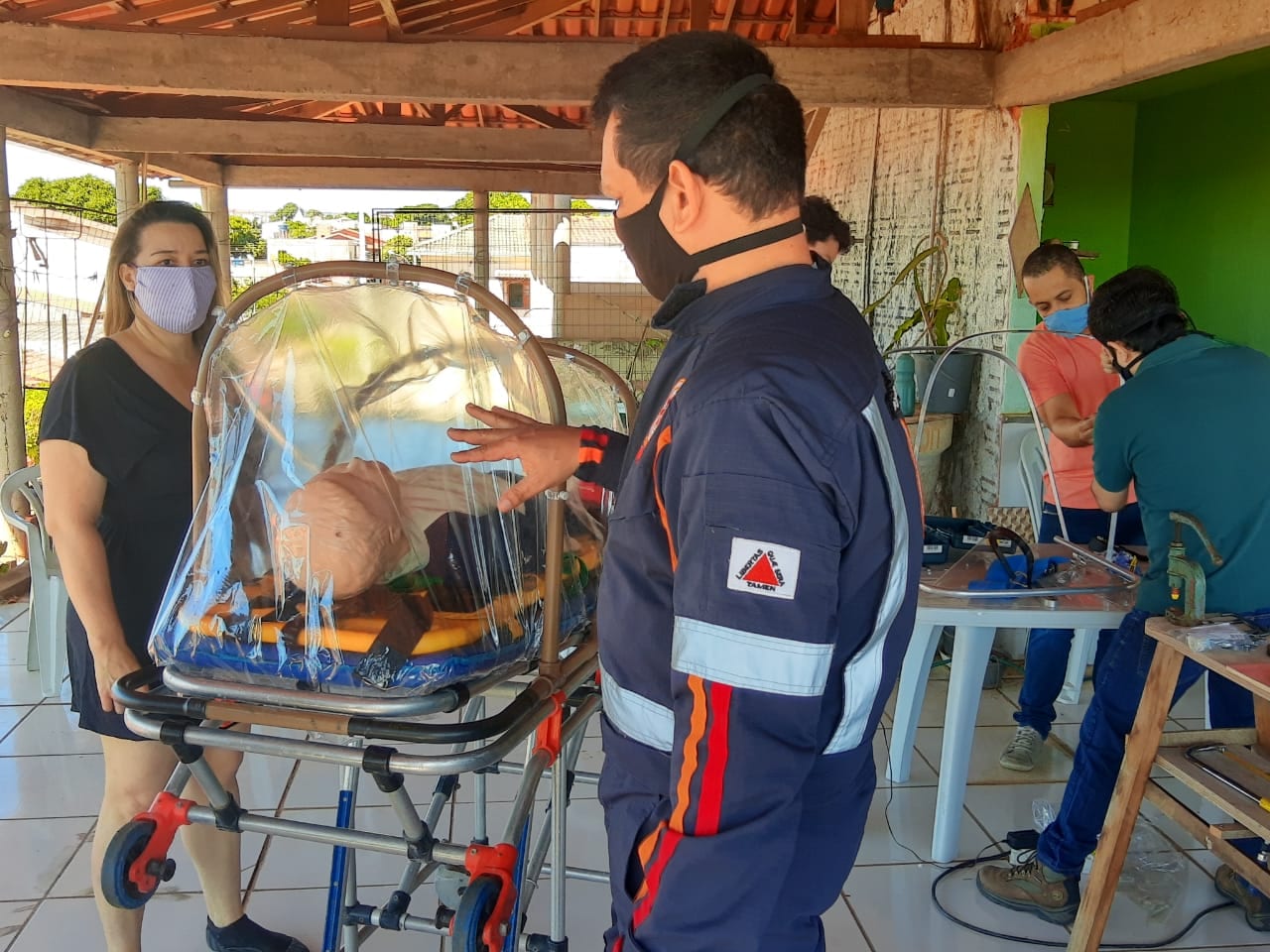 Norte de Minas - SAMU Macro Norte cria cápsula para transporte de pacientes com coronavírus