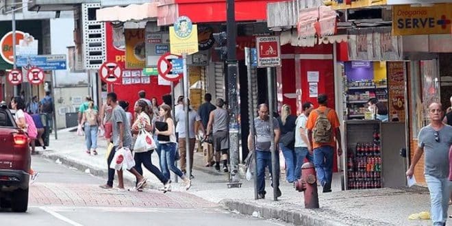 MG - Adesão ao isolamento social em Minas Gerais cai para 38,6%, afirma estudo