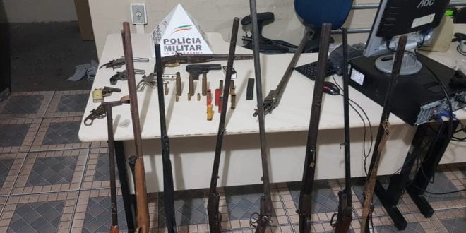 Montes Claros - PM prende homem que mantinha oficina para conserto e fabricação de armas