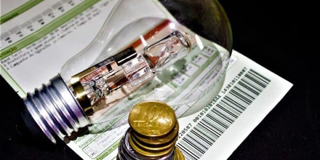 Senado aprova proibição de corte de luz em véspera de fins de semana