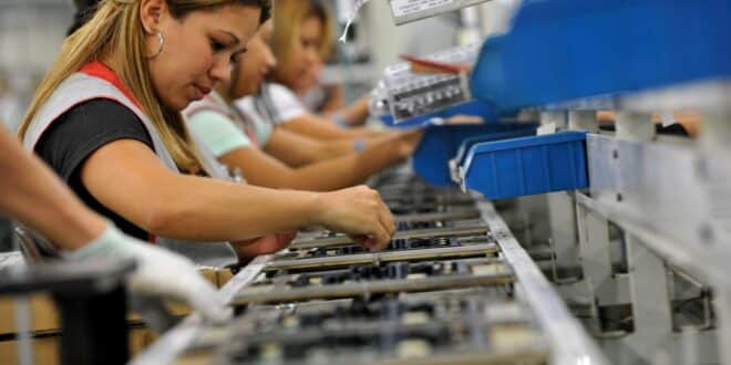 Plataforma de emprego criada pelo SENAI aproxima candidatos e empresas