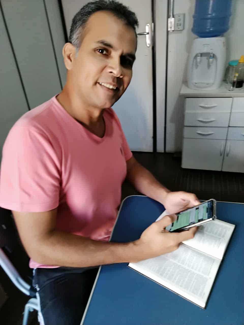 Celio Luna faz parte  da Igreja Adventista do Sétimo Dia, há mais de 15 anos, e tem por meio da internet, compartilhando esperança