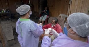 Atendimento médico no interior do Brasil preocupa, principalmente com aumento dos casos de Covid-19 em cidades afastadas das capitais - Foto: MAURO PIMENTEL / AFP