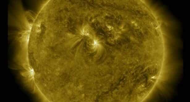 Nasa divulga vídeo que compila dez anos de imagens do Sol em uma hora; veja
