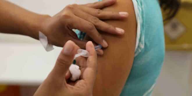 Vacinação de rotina contra outras doenças é fundamental em tempos de covid-19