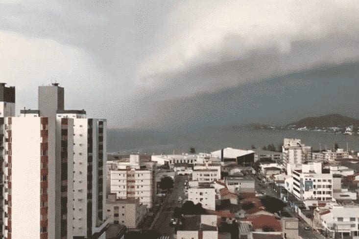 Novo ciclone pode ser formar no Brasil nesta terça-feira, alerta o Inmet