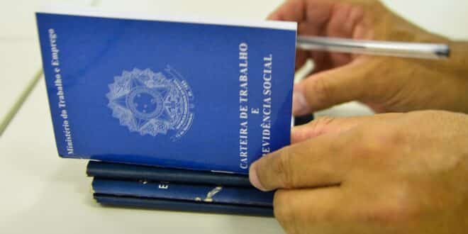 Contratos de serviços por hora poderão ser registrados na Carteira de Trabalho. Entenda.