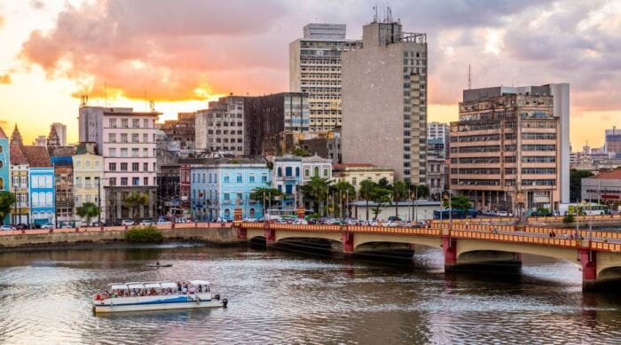 Promoções do final de semana: Voos de ida e volta de Montes Claros para Recife por R$ 489
